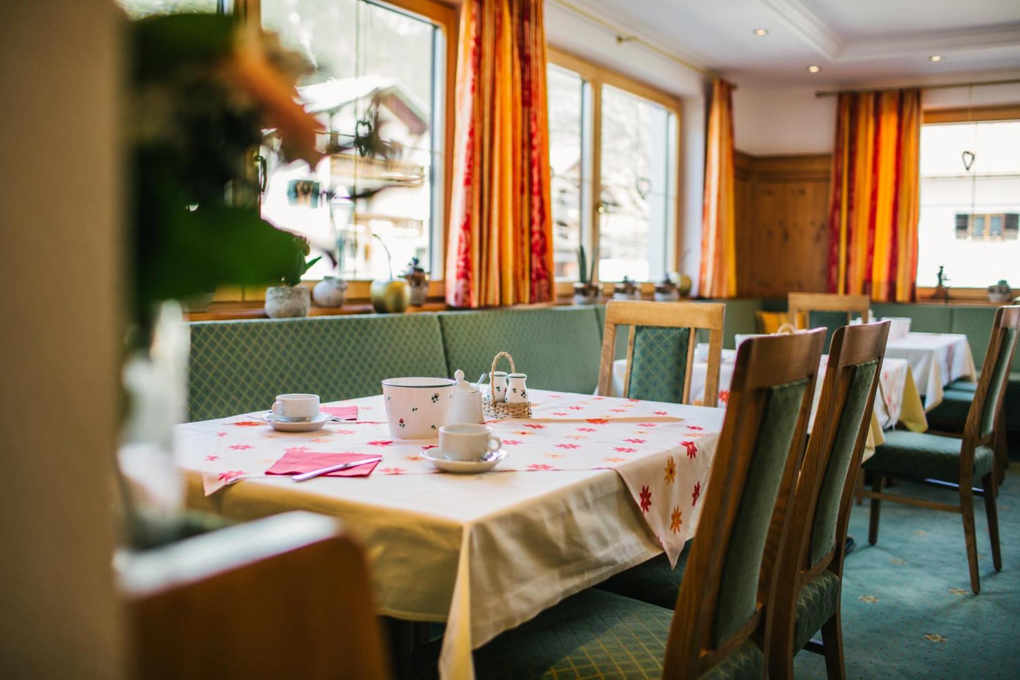 Hotel Dr Otto Murr B&B St. Anton am Arlberg Eksteriør bilde